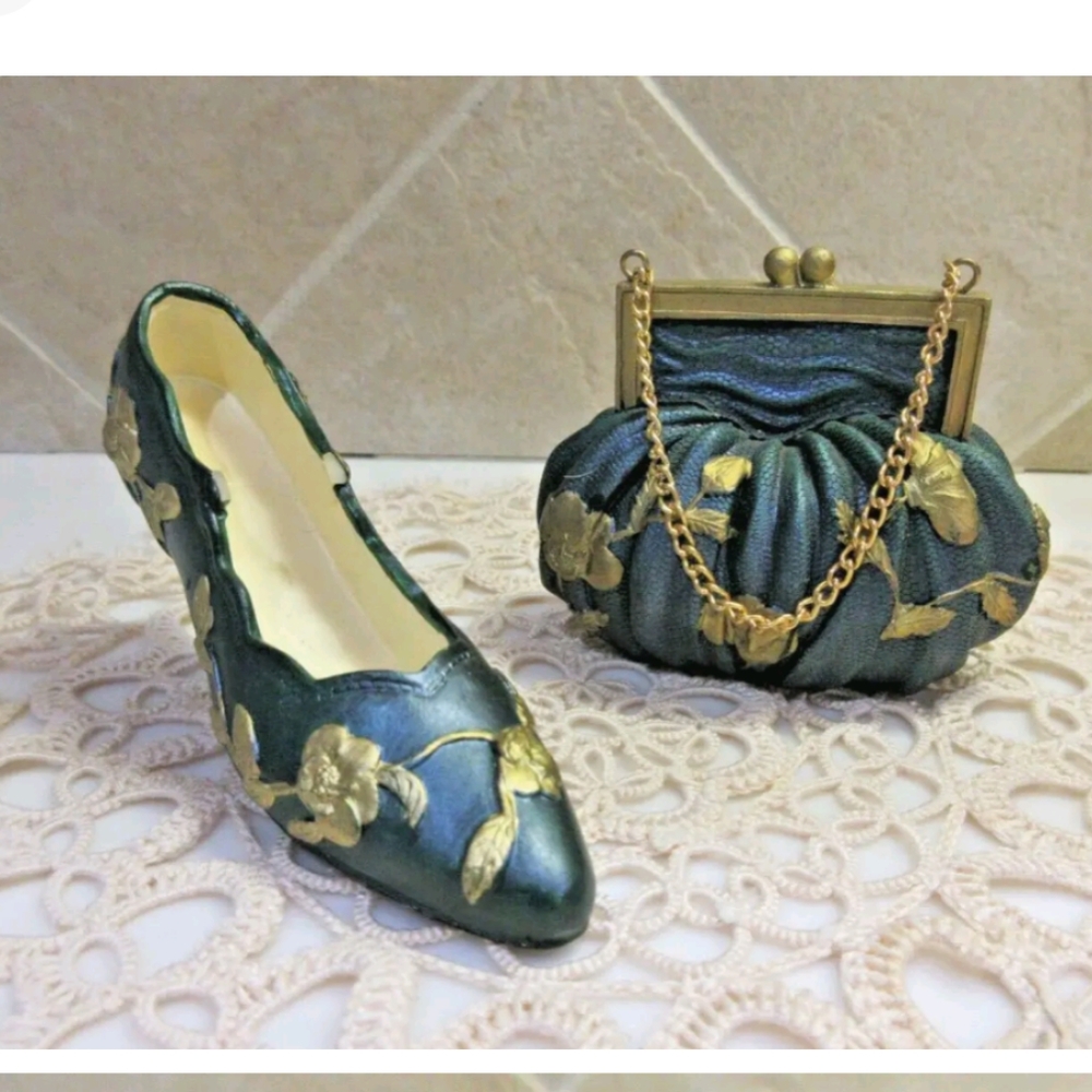 New green and gold mini shoe and purse classic couture just the right shoe